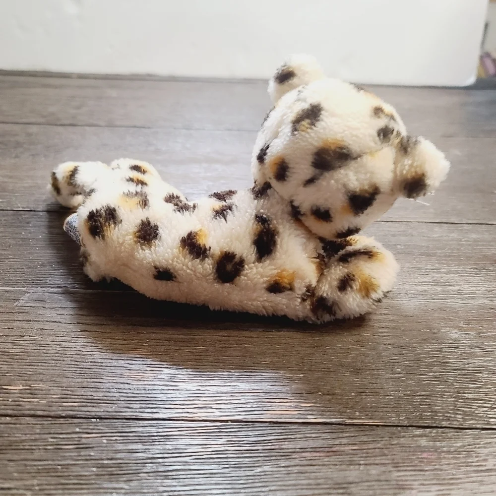Vintage 70s 1976 R. Dakin Leopard Cheetah Cat Beanie Plush Green Eyes
